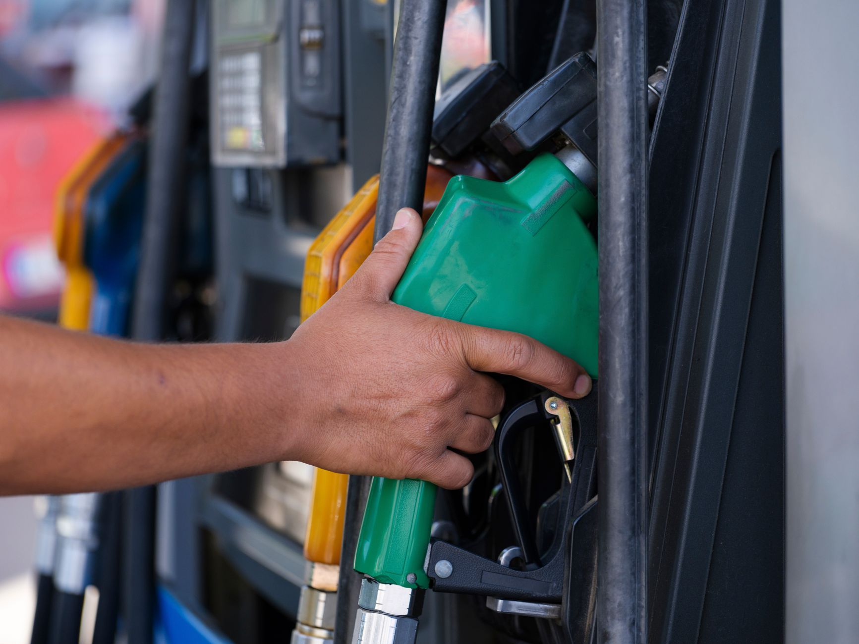 Petrol car at a UK filling station illustrating the cost of keeping a petrol car UK 2030